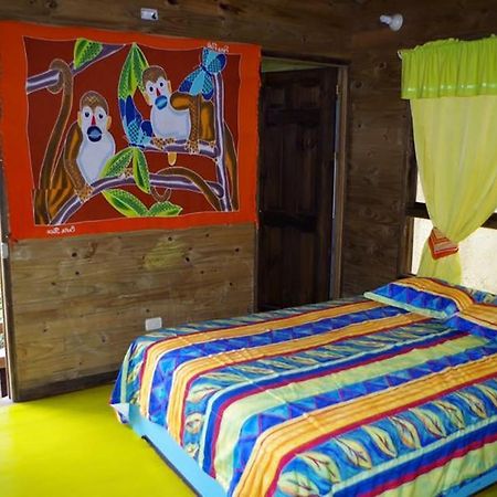 Wood House Hostel La Fortuna Extérieur photo
