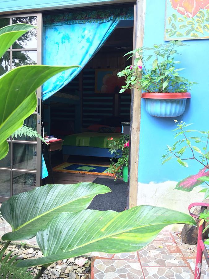 Wood House Hostel La Fortuna Extérieur photo