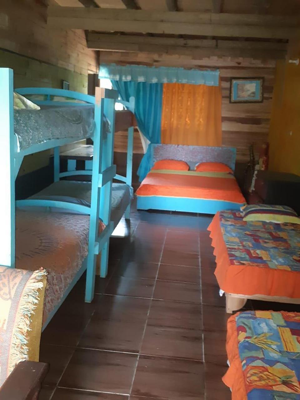 Wood House Hostel La Fortuna Extérieur photo